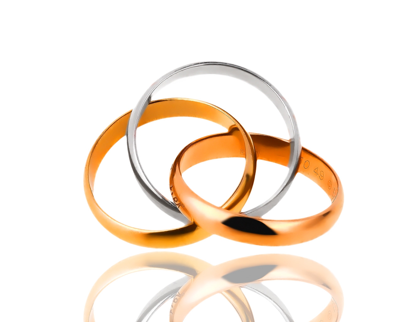 Прекрасное золотое кольцо Trinity De Cartier 200219/3