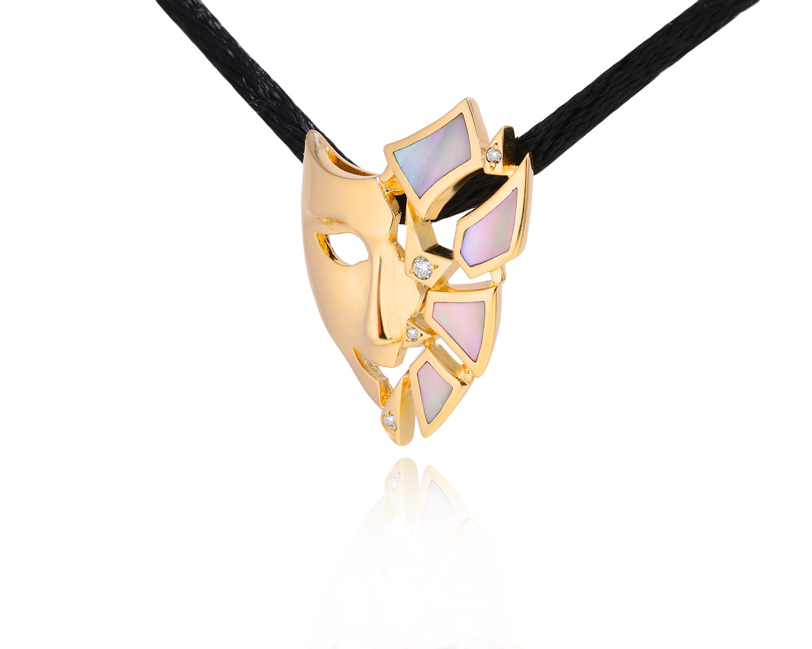 Золотой кулон с перламутром 0.24ct и бриллиантами 0.03ct