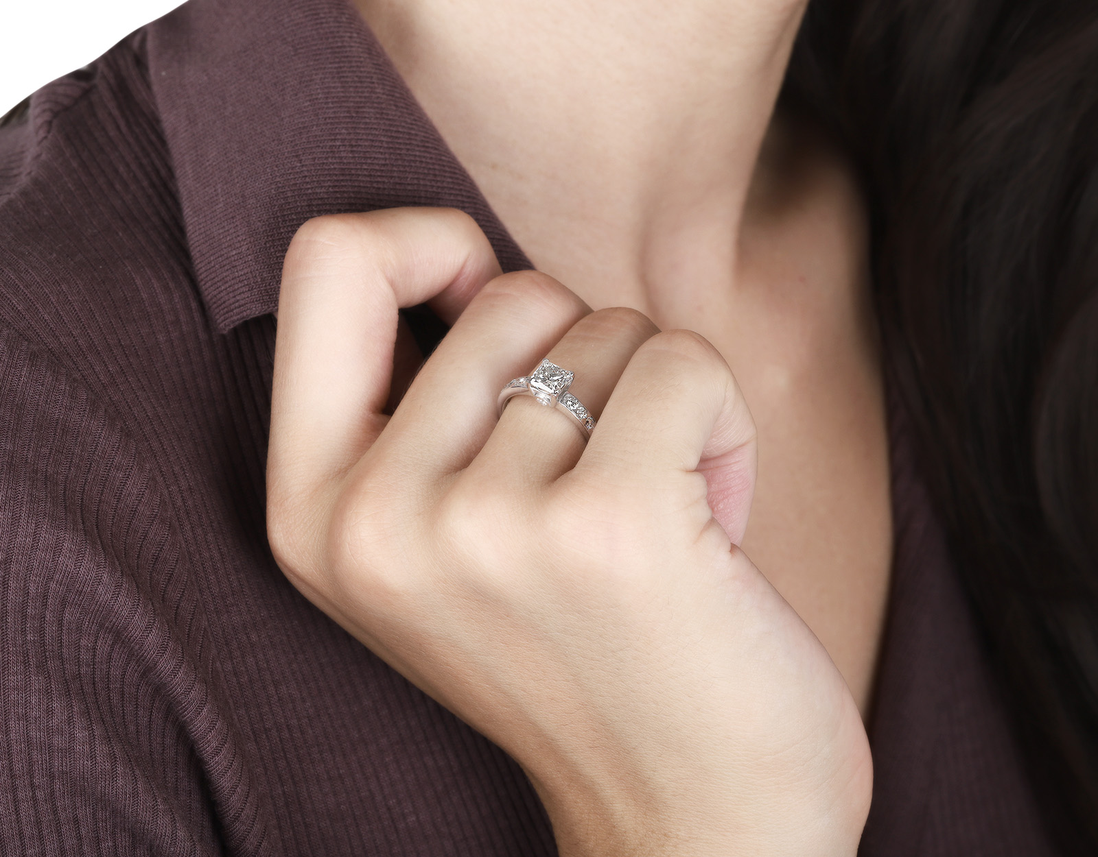 Прекрасное золотое кольцо с бриллиантами 1.57ct