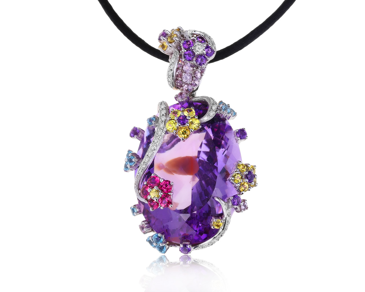 Шикарный золотой кулон с аметистами 68.37ct 091120/1 Шикарный золотой кулон с аметистами 68.37ct 091120/1