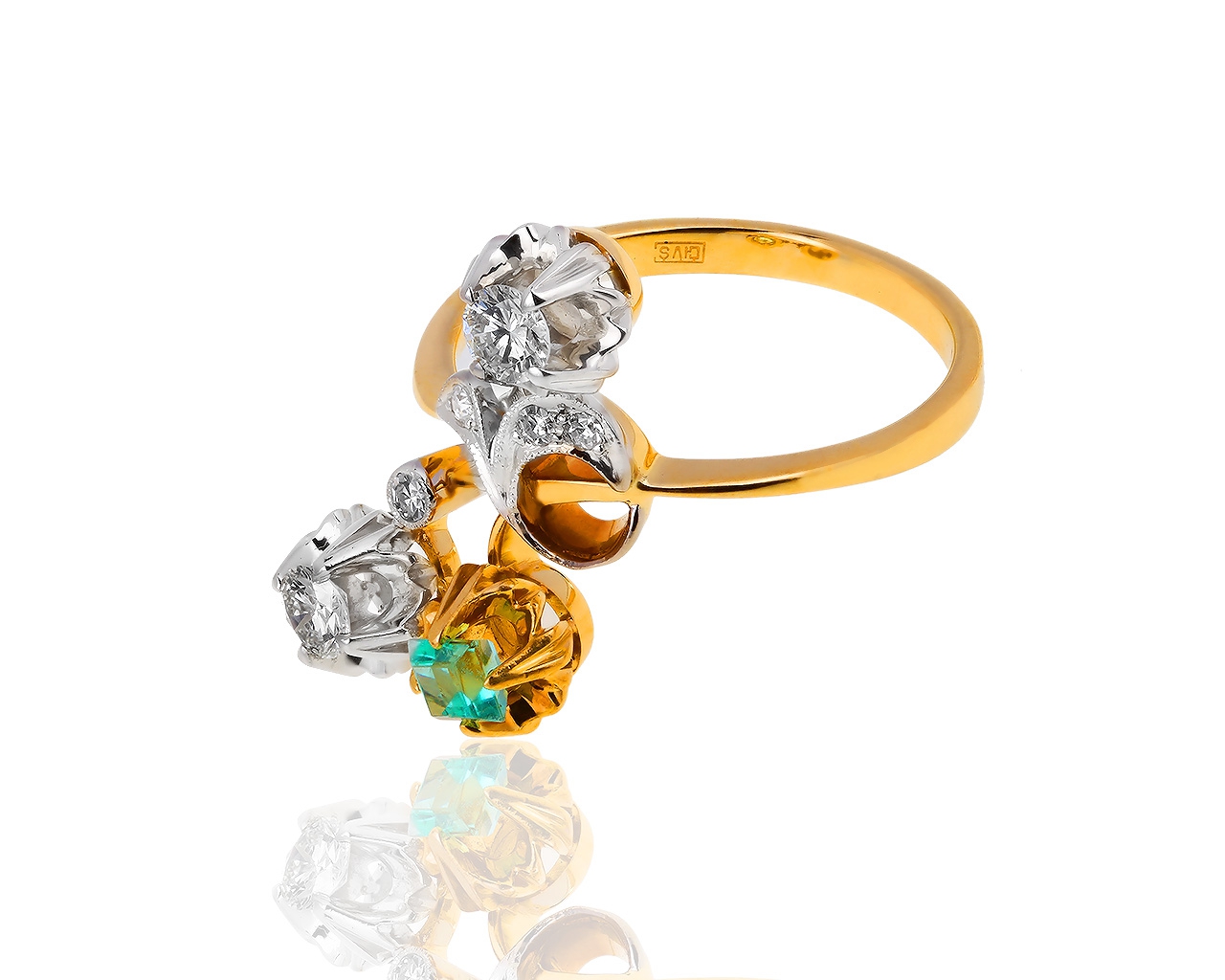 Золотое кольцо с бриллиантами 0.43ct и изумрудом 0.15ct
