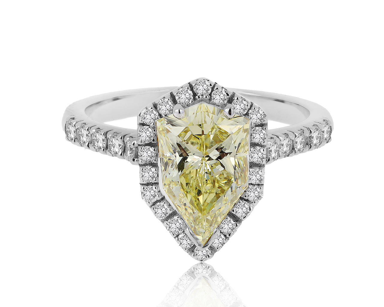 Шикарное золотое кольцо с бриллиантами 2.46ct