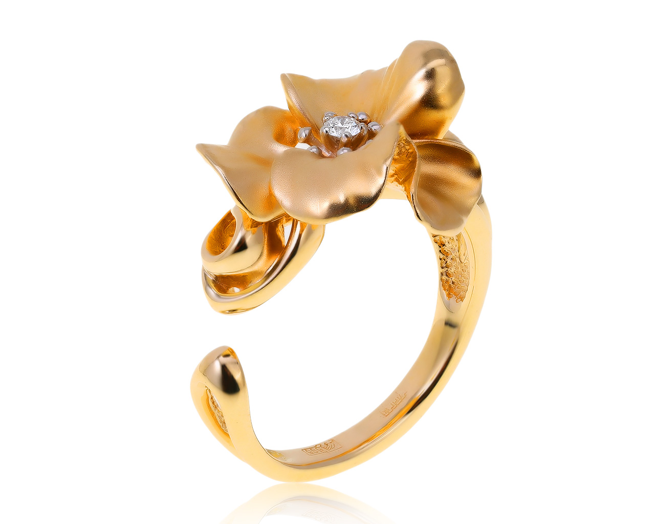 Великолепное золотое кольцо с бриллиантом 0.07ct