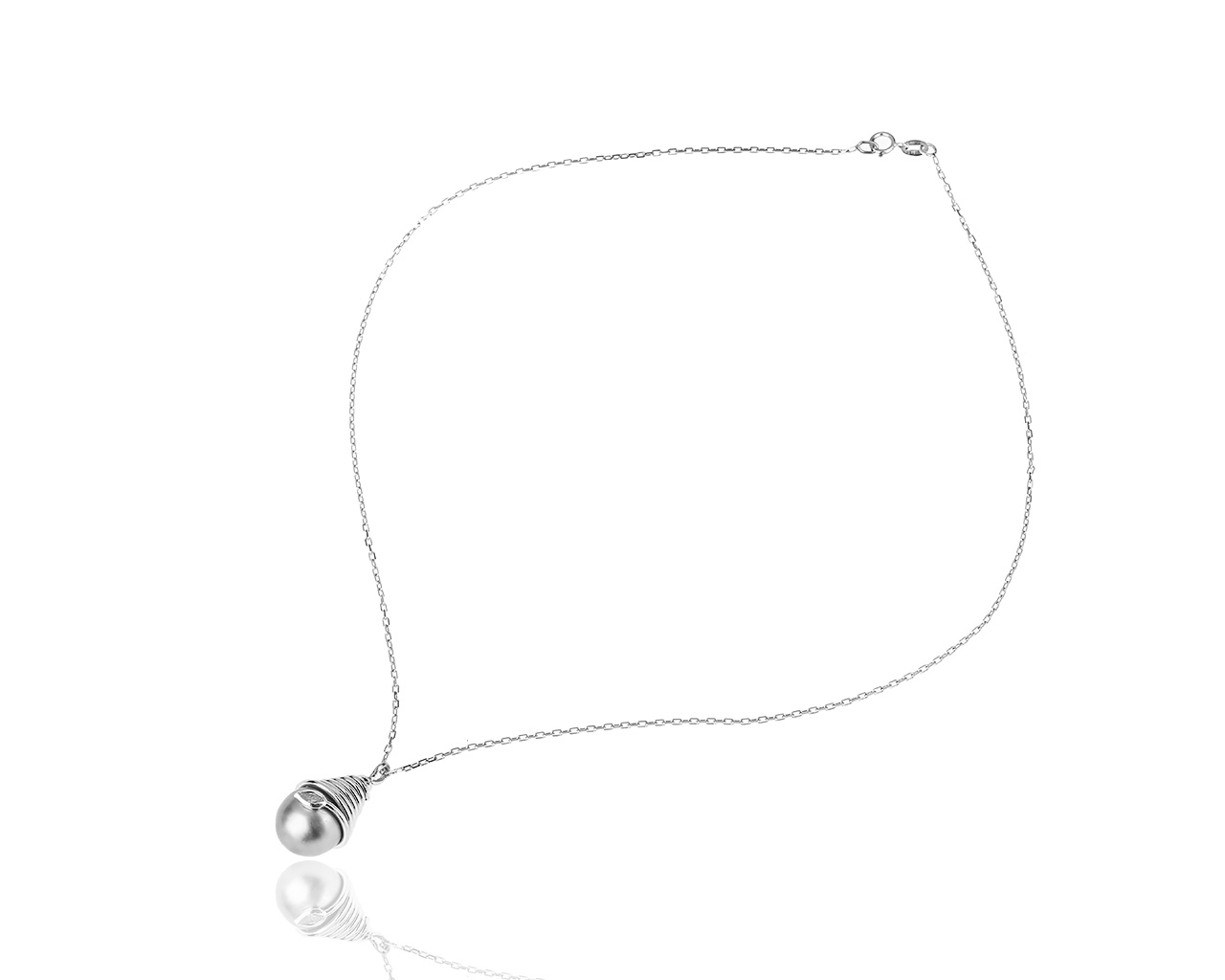 Золотая подвеска с черной жемчужиной и бриллиантом 0.07ct