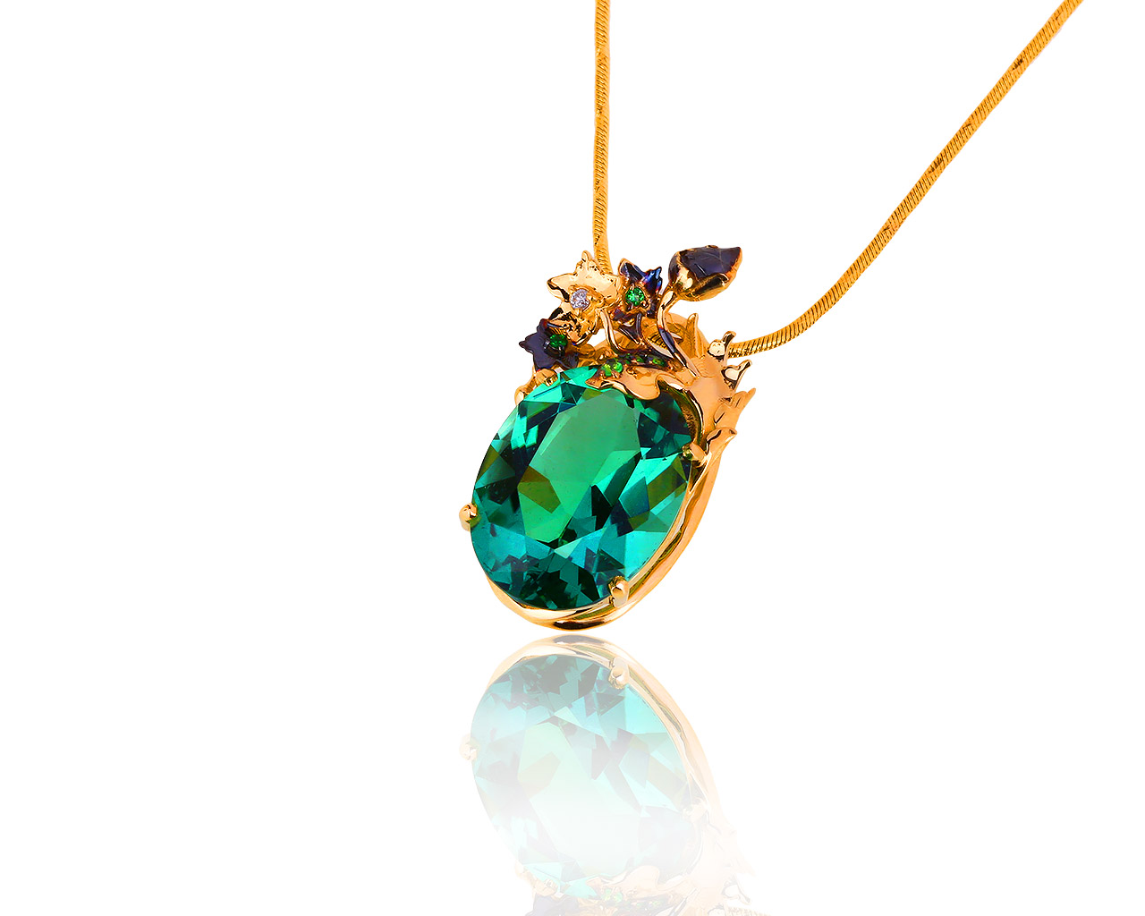 Необычная золотая подвеска с андалузитом и тсаворитами 020918/1