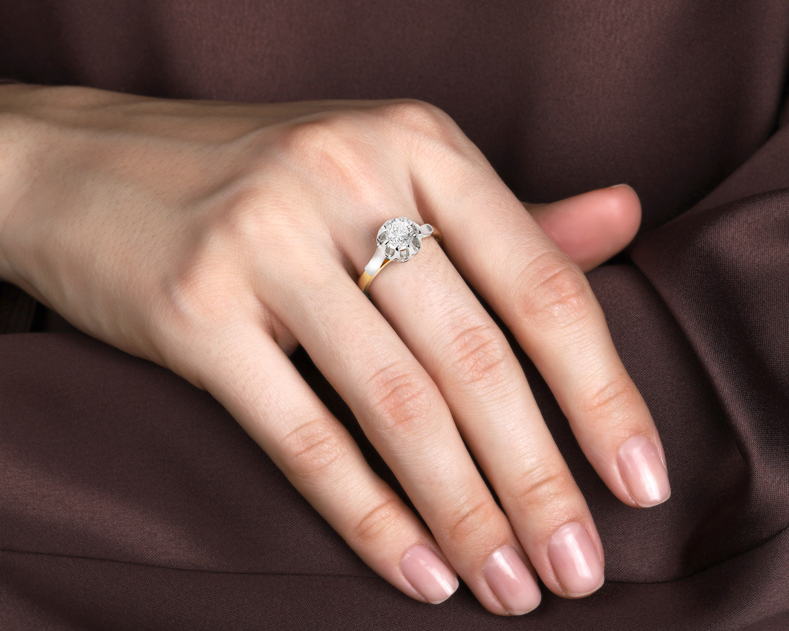 Золотое кольцо с бриллиантом 0.75ct