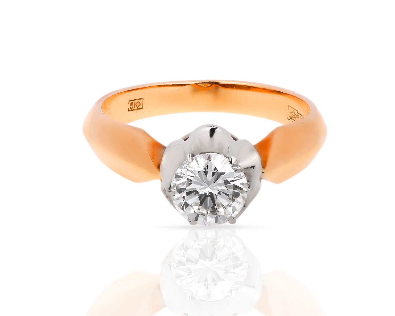 Классическое золотое кольцо с бриллиантом 0.91ct