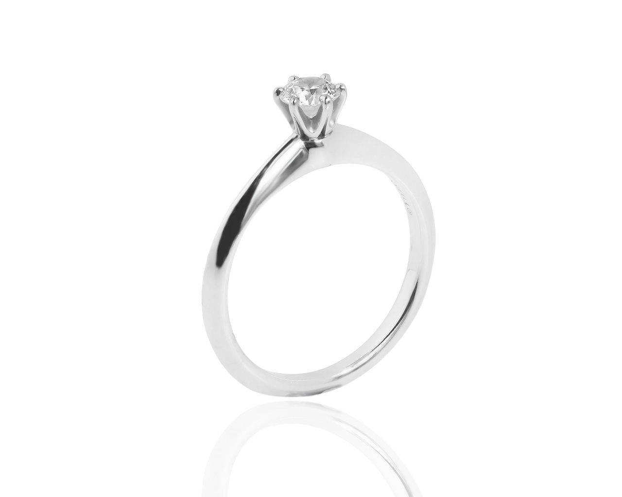 Помолвочное платиновое кольцо с бриллиантом 0.32ct Tiffany&Co