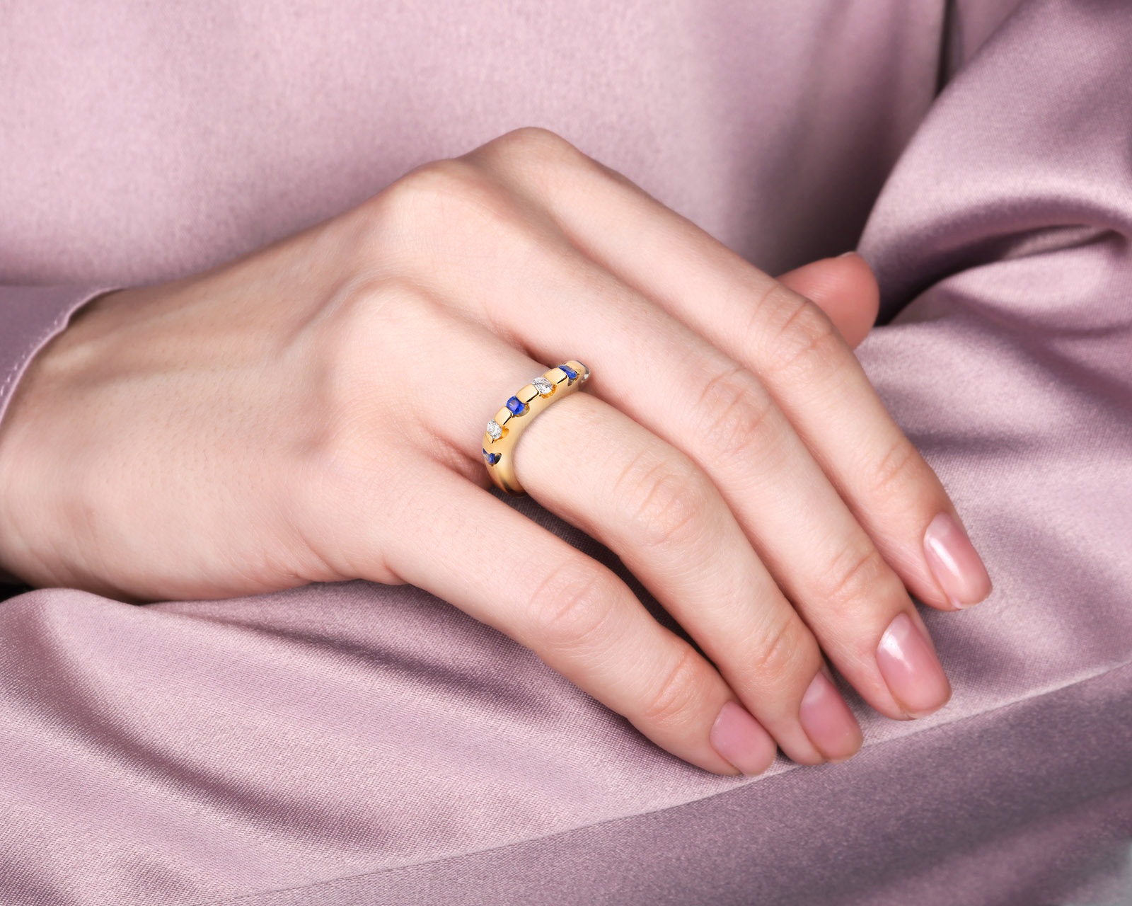 Золотое кольцо с бриллиантами 0.20ct и сапфирами 0.30ct