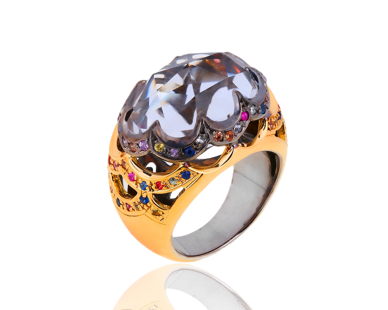 Необычное золотое кольцо с кварцем и цветными сапфирами