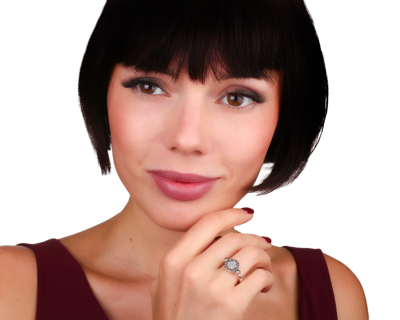 Золотое кольцо с ониксом и бриллиантами 0.10ct Bvlgari