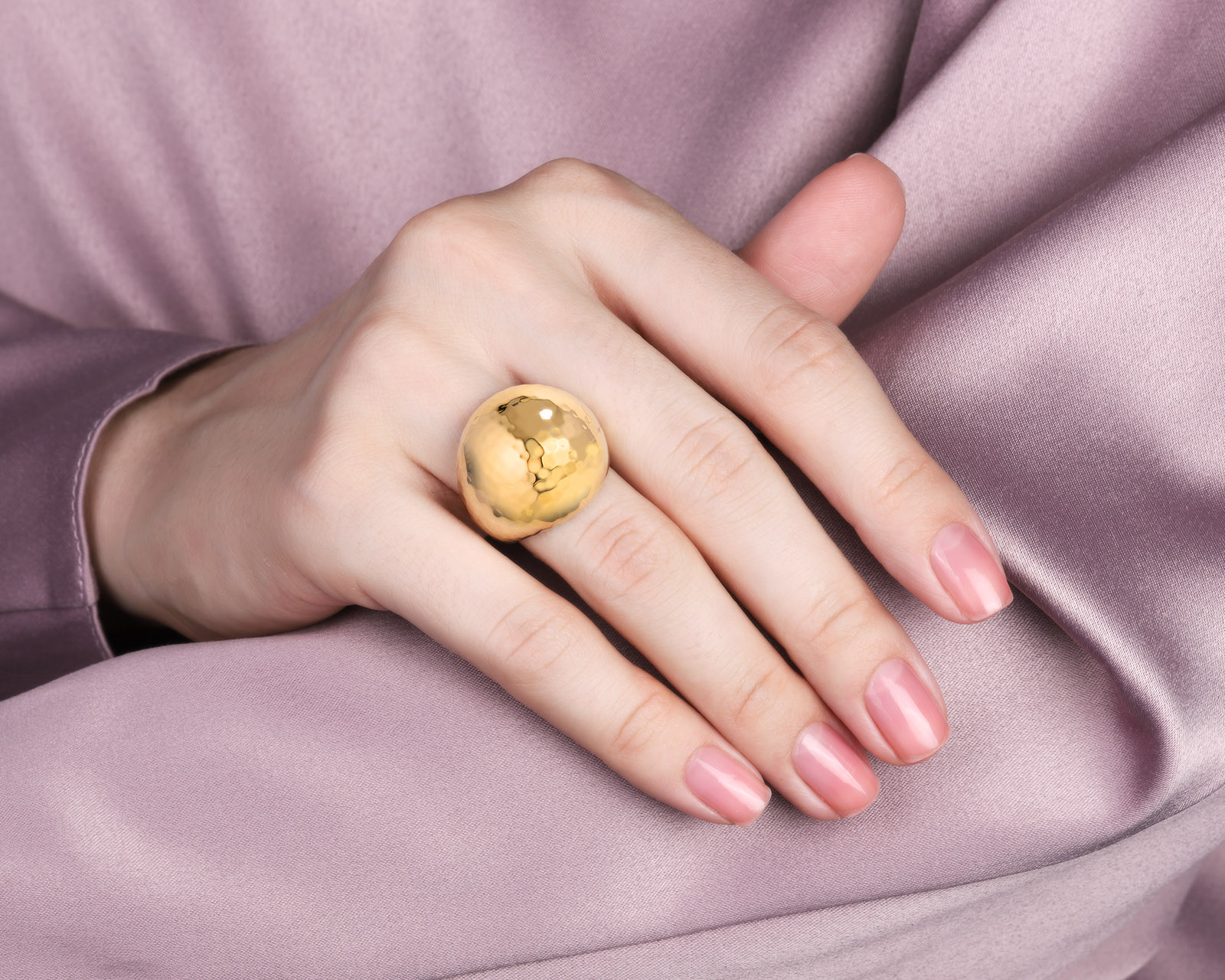 Оригинальное золотое кольцо с рубином 0.02ct Roberto Coin