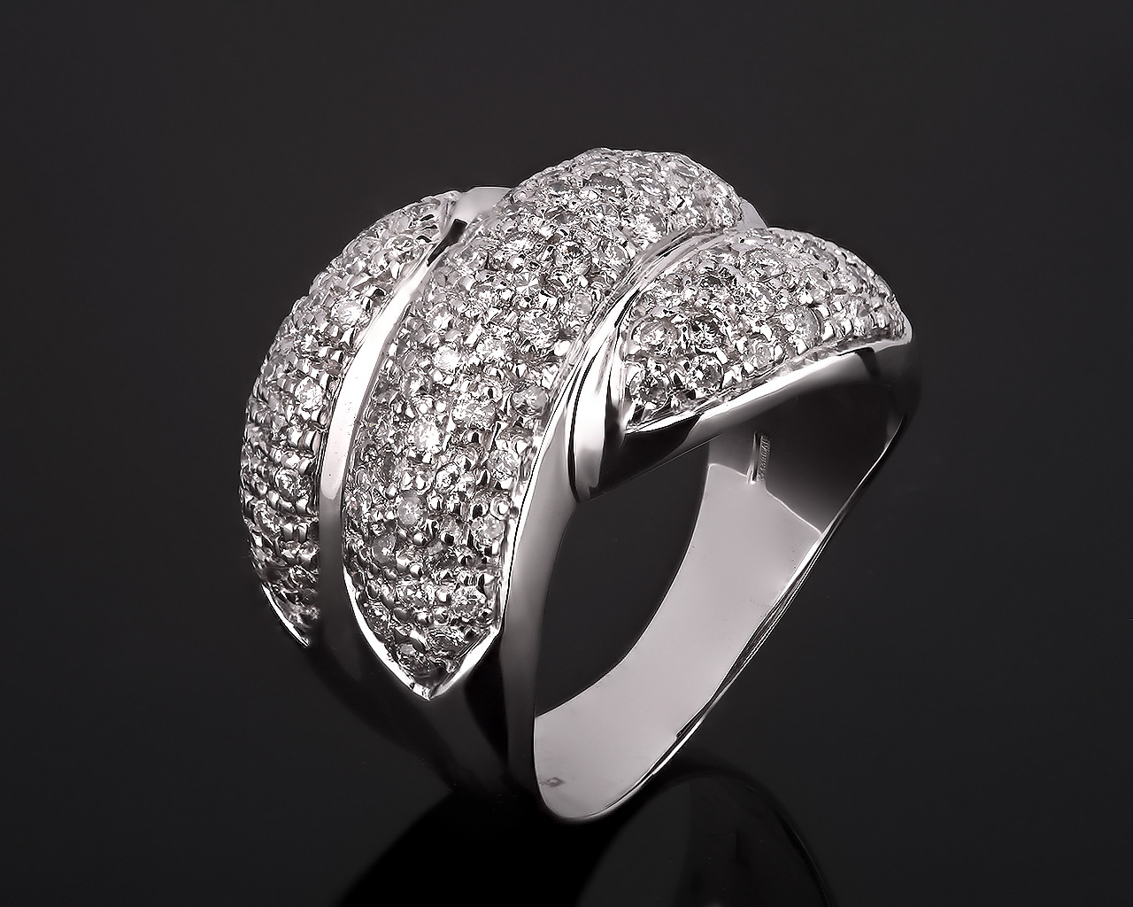Золотое кольцо усыпанное бриллиантами 1.30ct