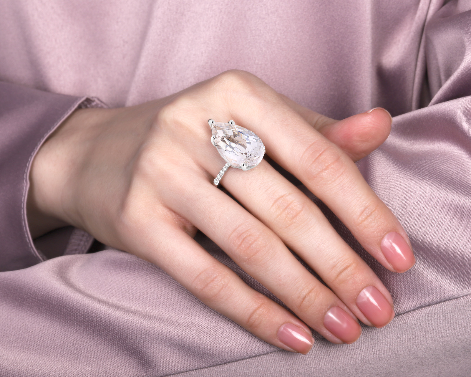 Золотое кольцо с данбуритом 16.21ct Evgeny Matveev