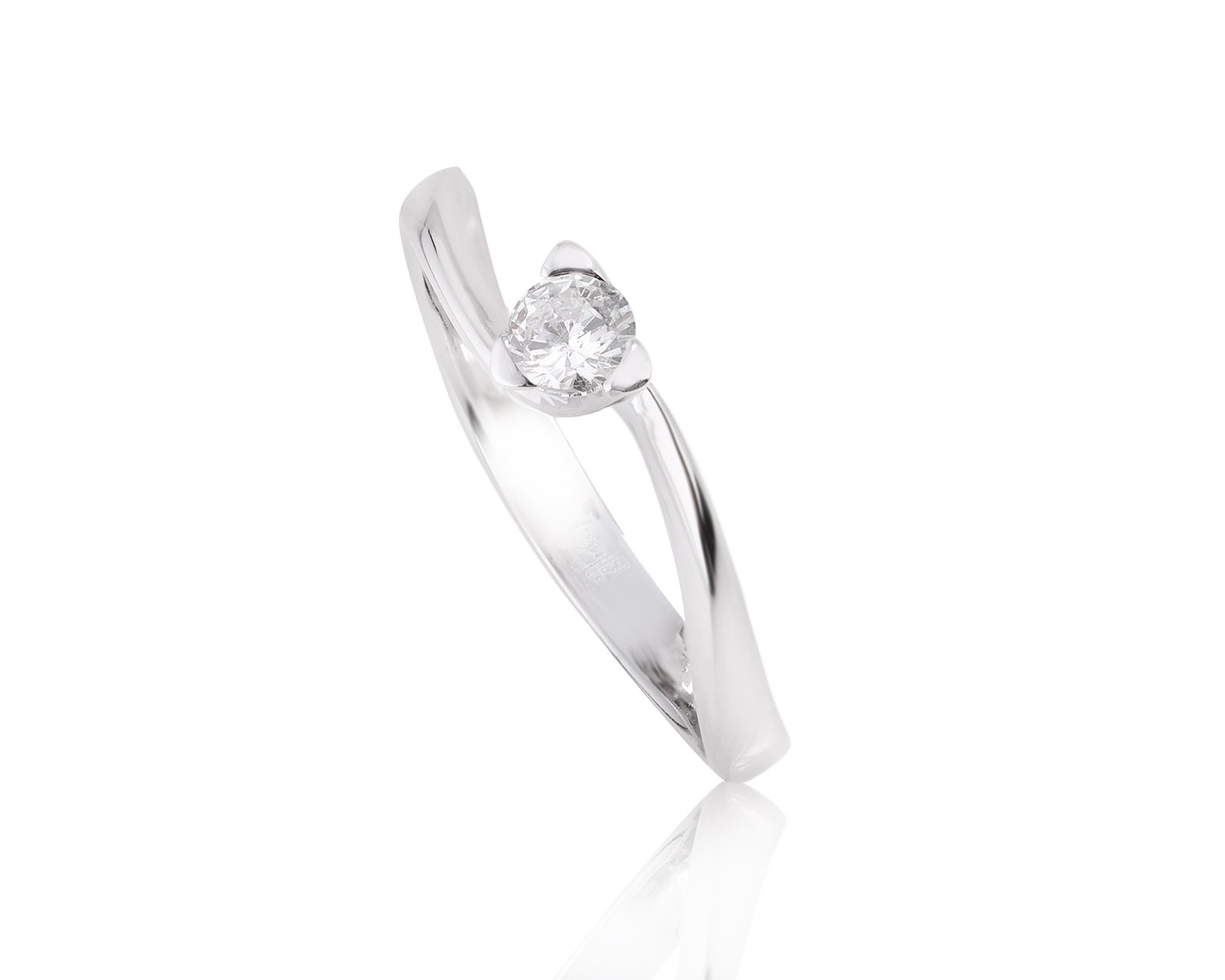 Золотое кольцо с бриллиантом 0.15ct 080524/7