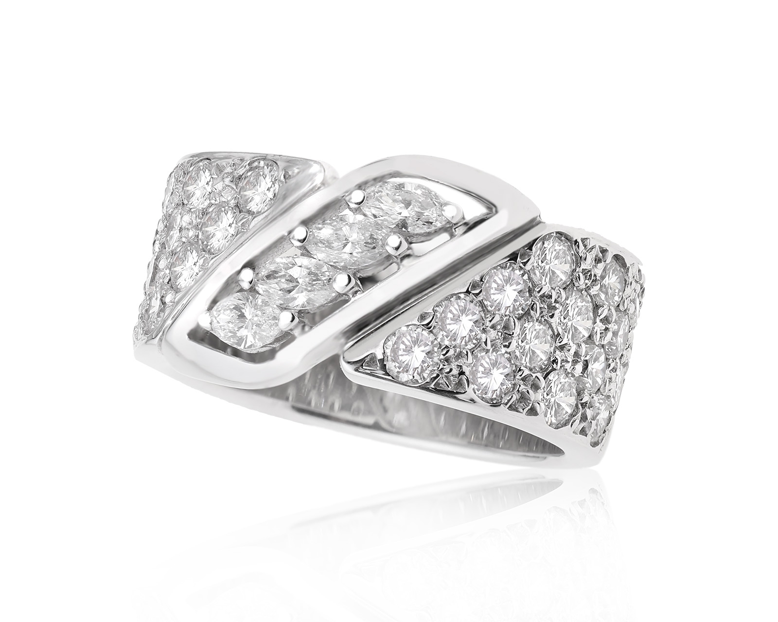 Восхитительное золотое кольцо с бриллиантами 2.58ct 200721/4 Восхитительное золотое кольцо с бриллиантами 2.58ct 200721/4