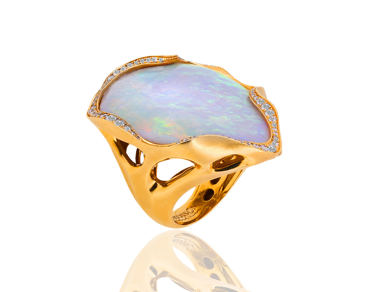 Золотое кольцо с бриллиантами и опалом Mousson Spectrum