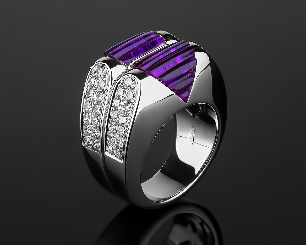 Золотое кольцо с аметистами и бриллиантами 1.10ct Kria 200417/34 Золотое кольцо с аметистами и бриллиантами 1.10ct Kria 200417/34