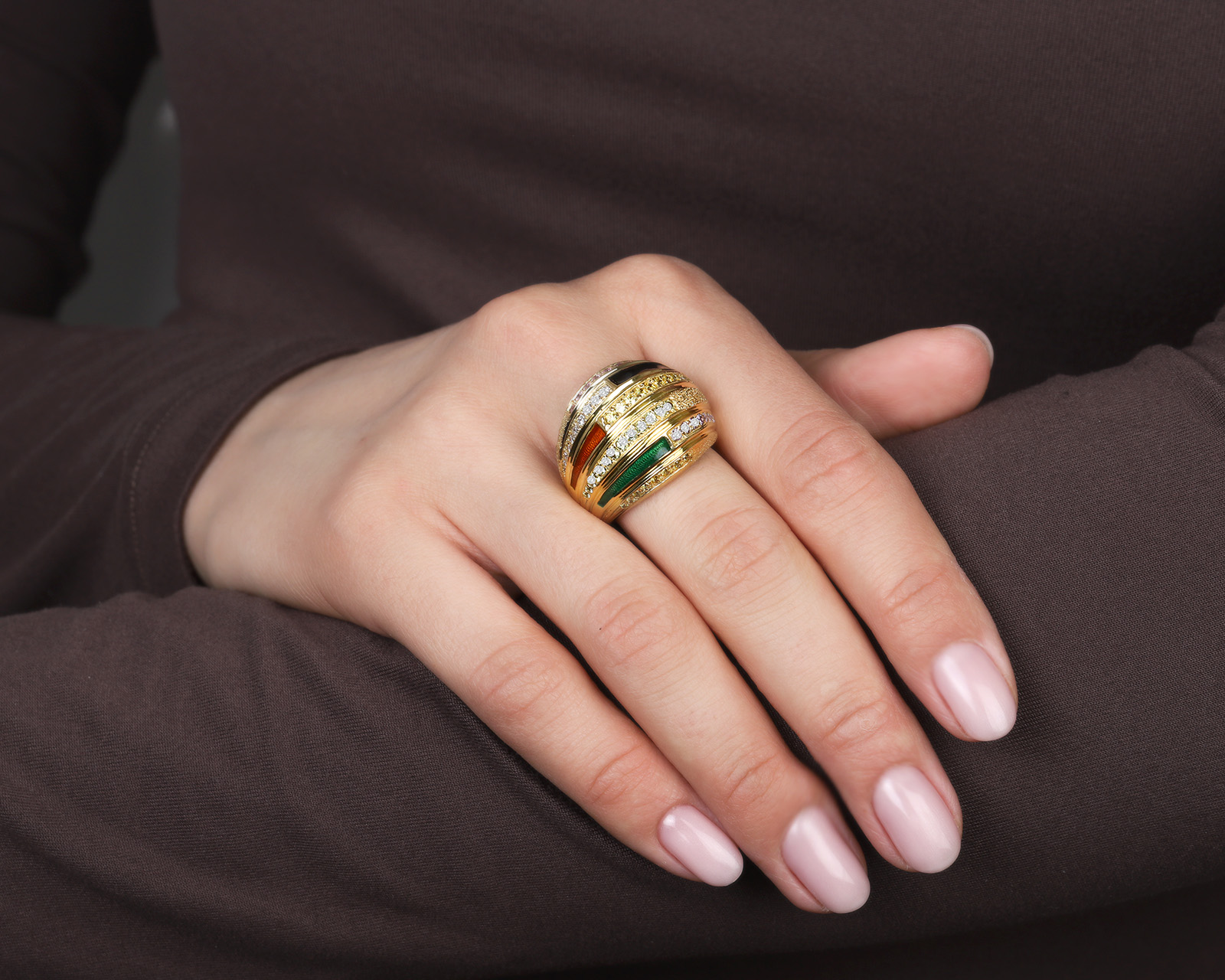 Оригинальное золотое кольцо с эмалью Magie