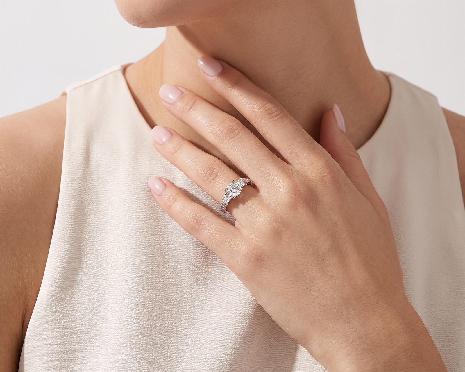 Золотое кольцо с бриллиантами 0.92ct