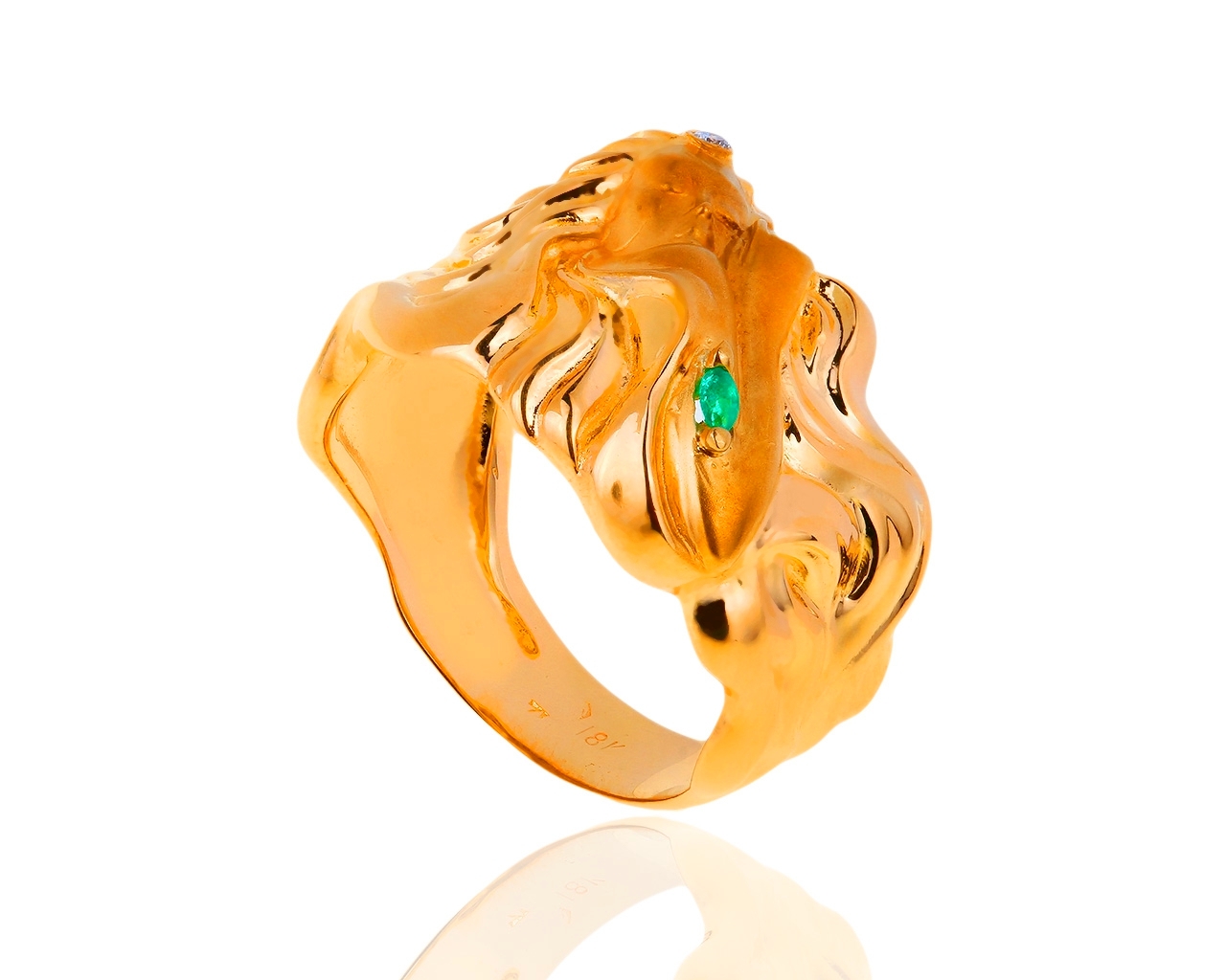 Прекрасное золотое кольцо Carrera y Carrera 300119/17