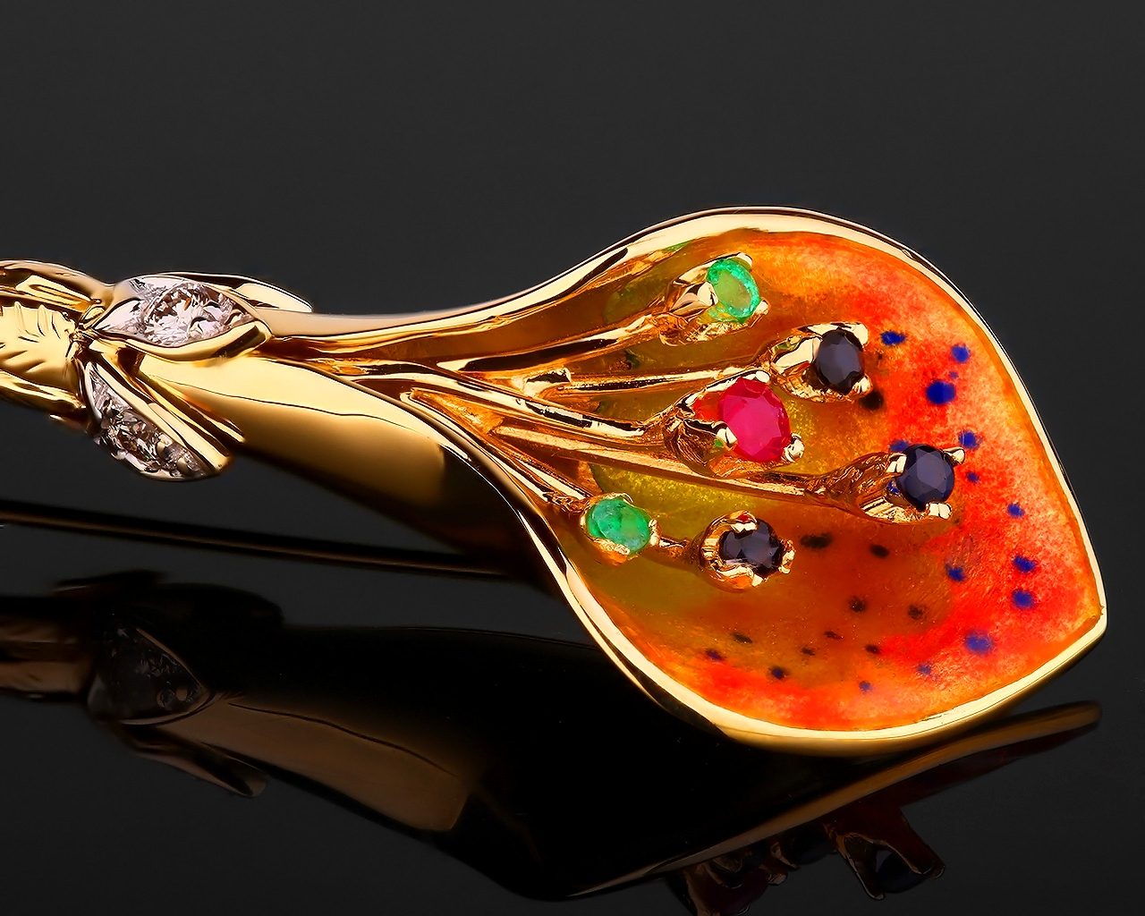 Золотая брошь с бриллиантами и цветными эмалями 090118/4