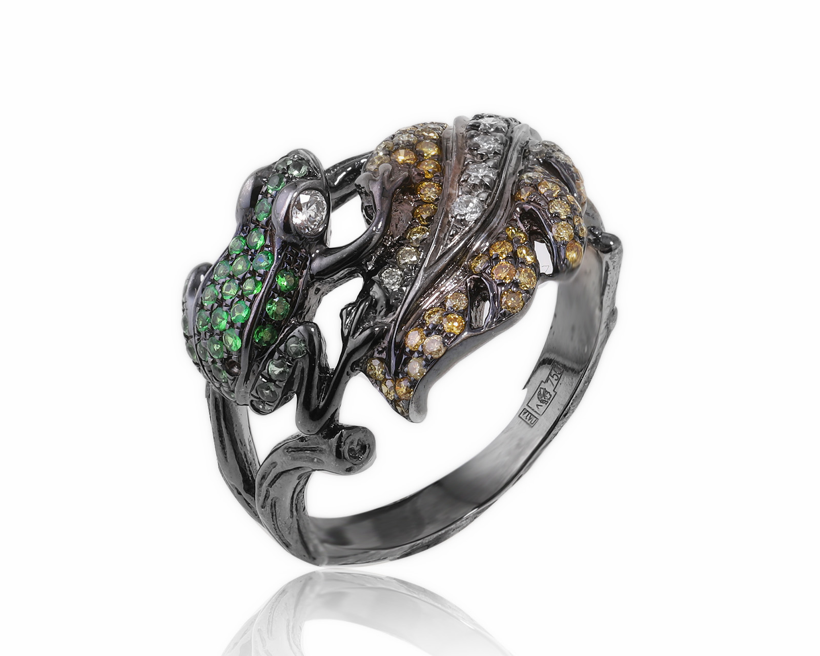 Золотое кольцо с тсаворитами 0.16ct и бриллиантами 0.42ct 060224/3