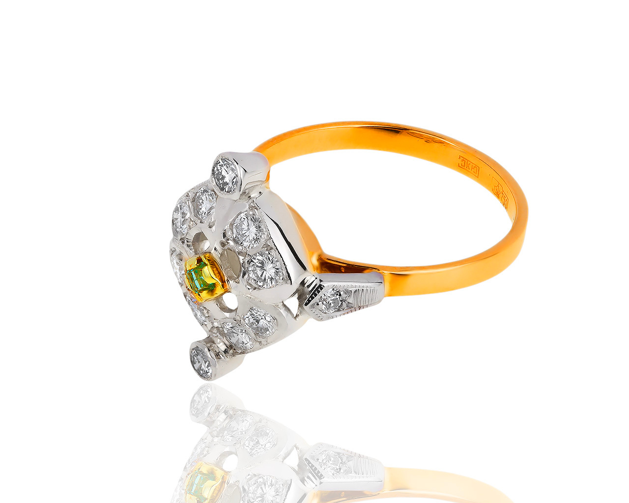 Золотое кольцо с изумрудом 0.07ct и бриллиантами 0.65ct