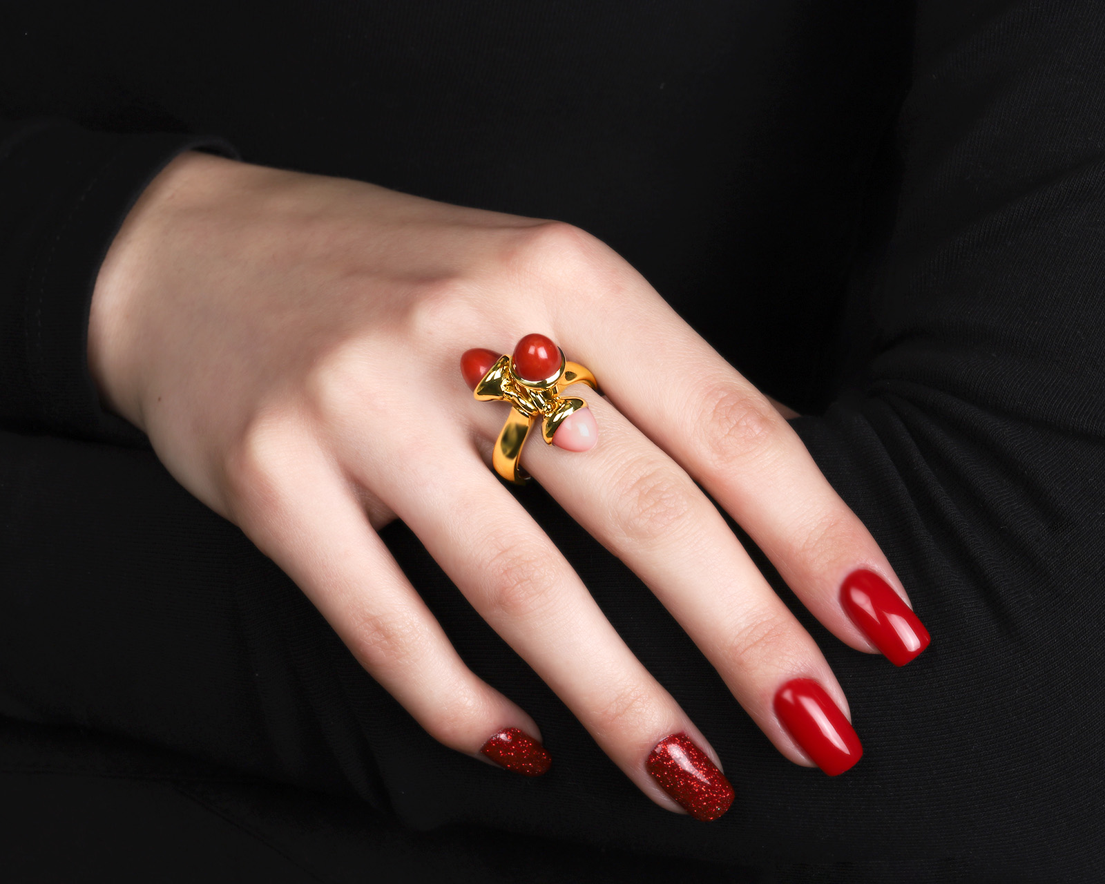 Оригинальное золотое кольцо с кораллами 9.60ct Tamara Camolli