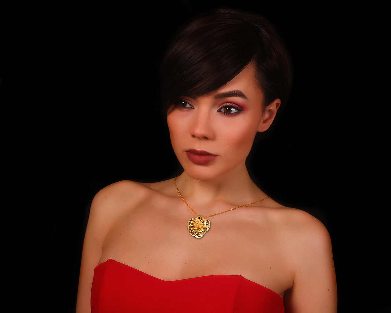 Витой золотой кулон с бриллиантами 0.10ct