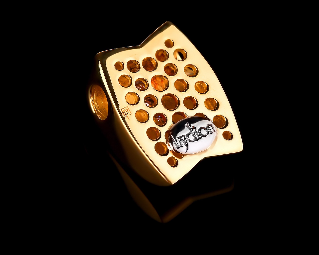 Интересная золотая подвеска с бриллиантами Lydion