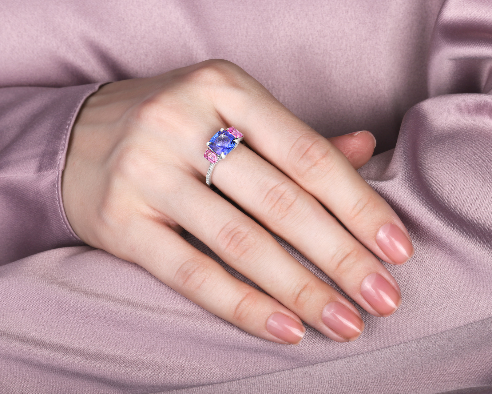 Оригинальное золотое кольцо с танзанитом 2.22ct Lykov`s Jewellery