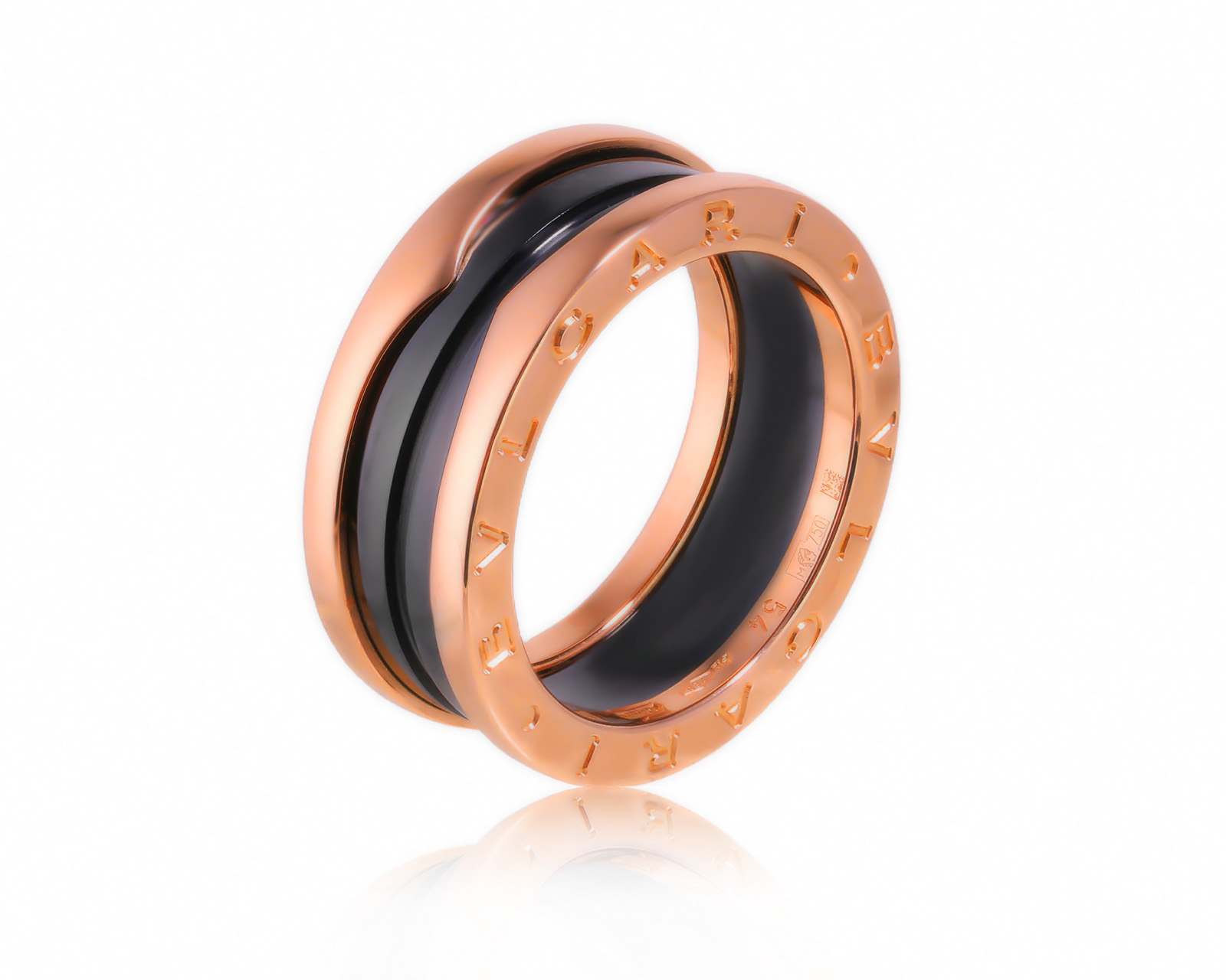 Оригинальное золотое кольцо с черной керамикой Bvlgari B.Zero1 030326/1