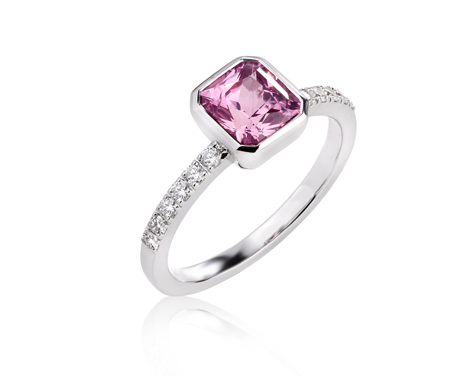 Золотое кольцо со шпинелью 1.61ct и бриллиантами 0.19ct 020826/ПКМ448