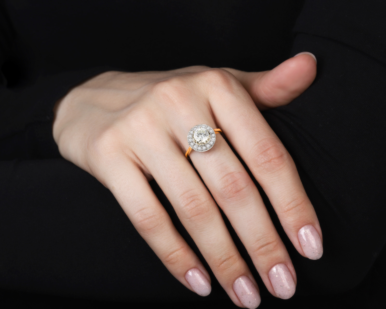 Завораживающее золотое кольцо с бриллиантами 1.20ct