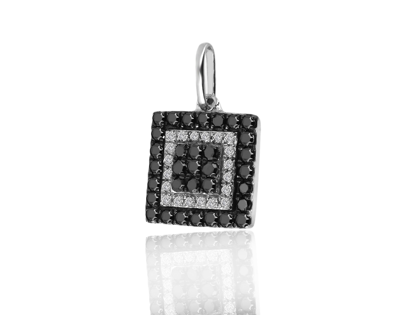 Золотая подвеска с черными и белыми бриллиантами 0.30ct 101018/6 Золотая подвеска с черными и белыми бриллиантами 0.30ct 101018/6