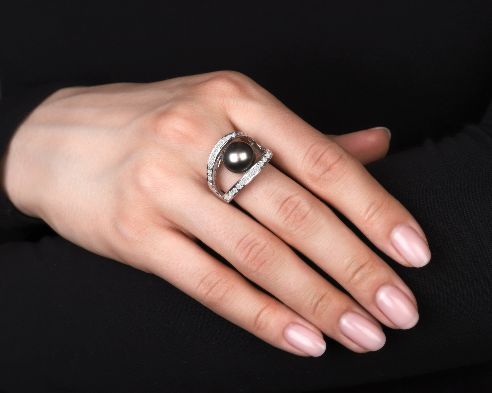 Золотое кольцо с жемчугом 11.45 мм и бриллиантами 1.02ct