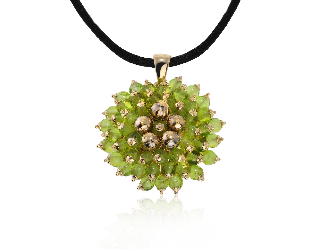 Прелестный золотой кулон с хризолитами 25.85ct