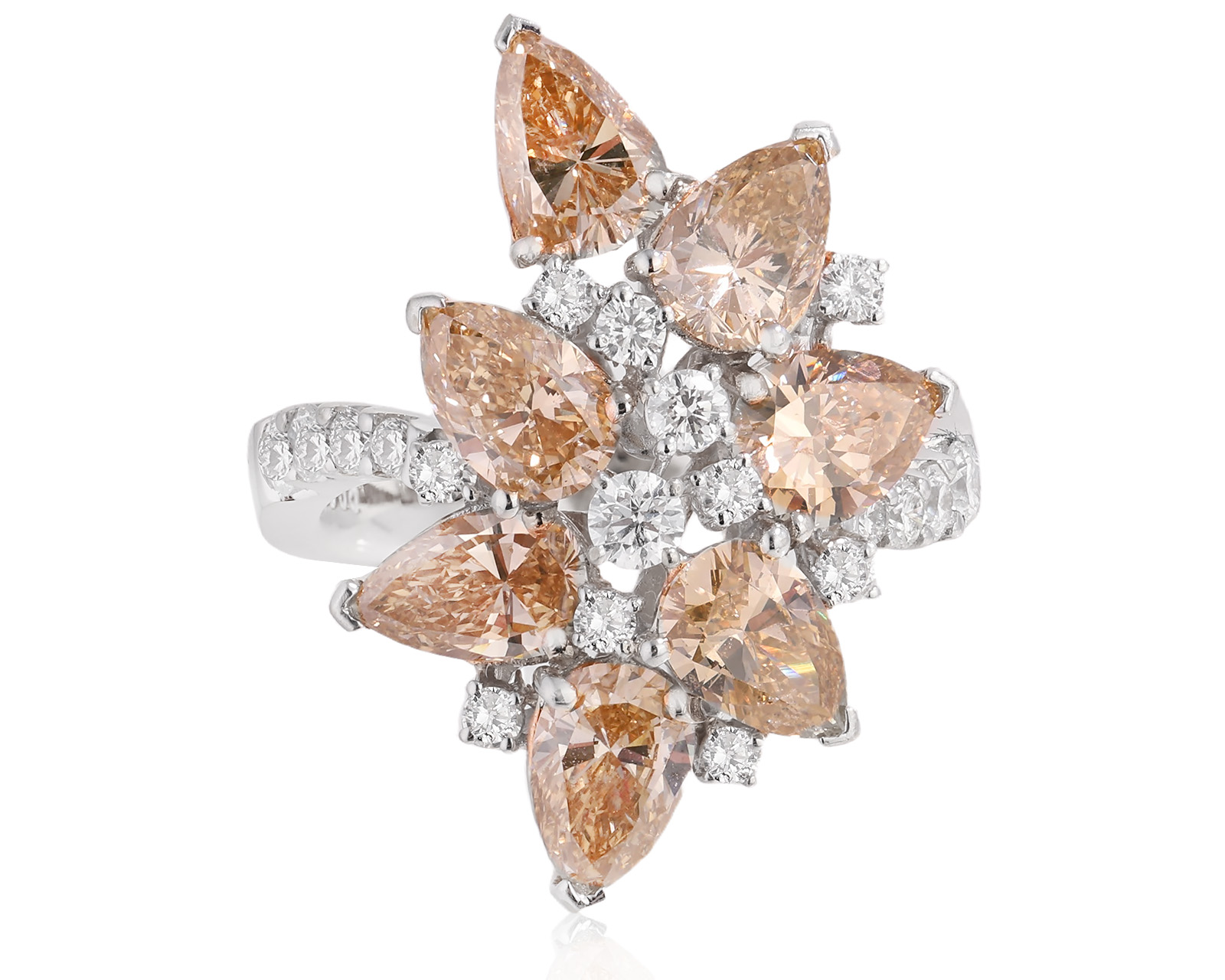 Золотое кольцо с бриллиантами 4.64ct