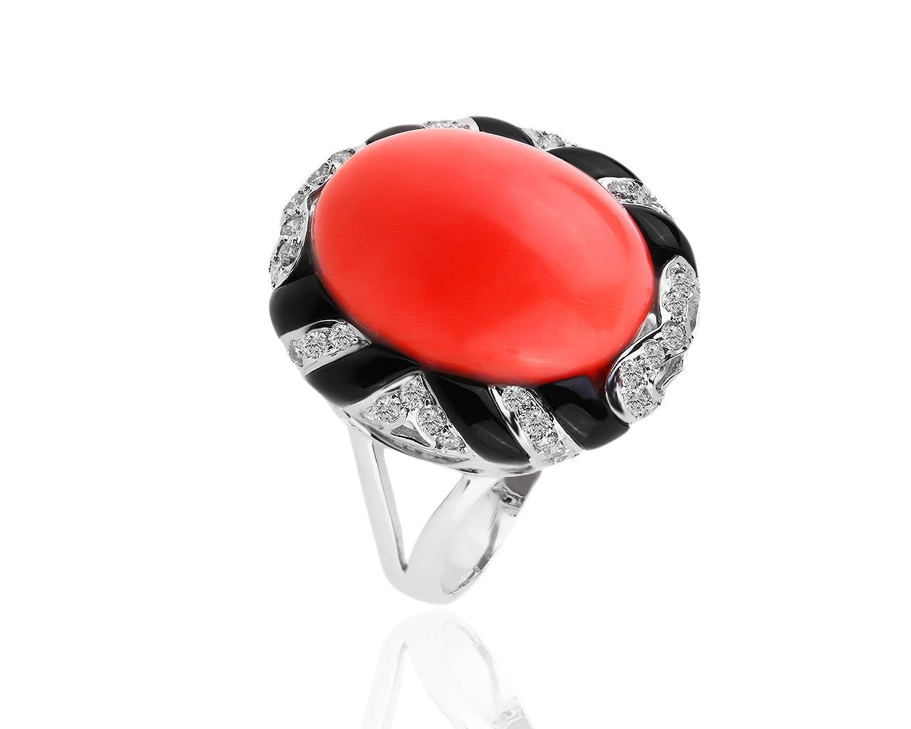 Золотое кольцо с кораллом и бриллиантами 0.70ct 120319/8
