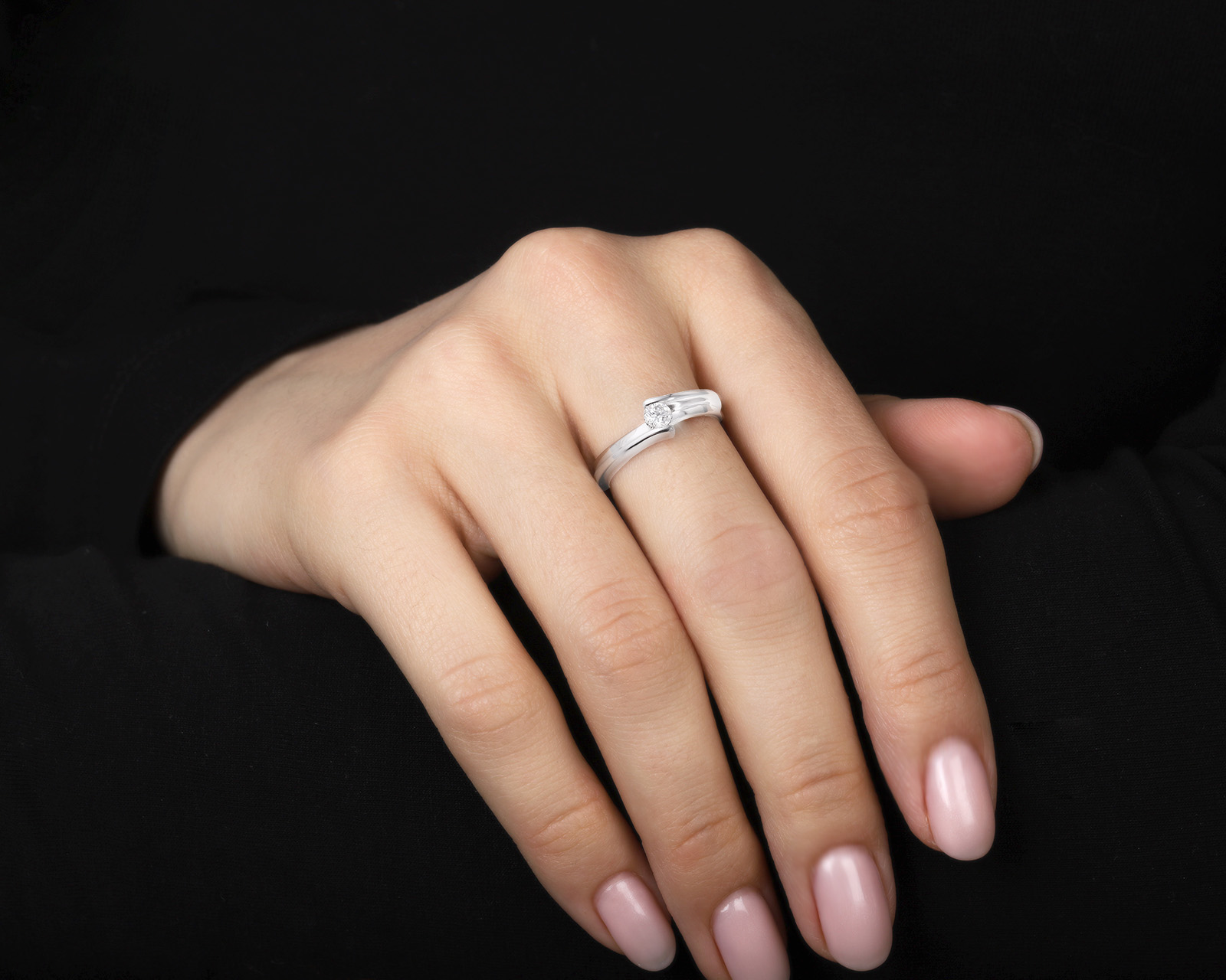 Оригинальное золотое кольцо с бриллиантом 0.23ct Zen