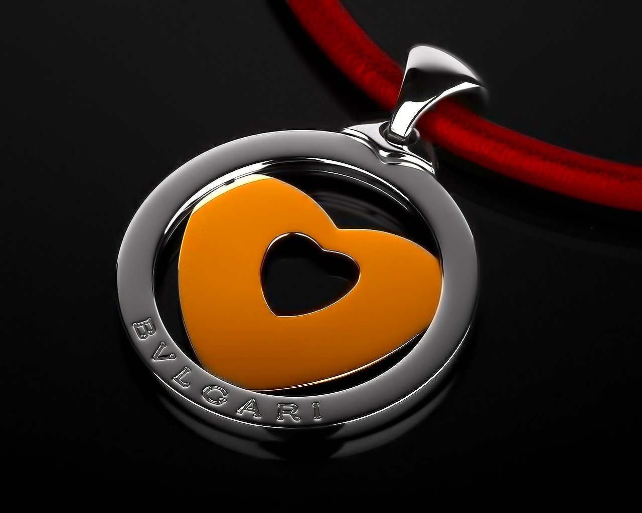 Золотая подвеска на гайтане Bvlgari Tondo 151217/45