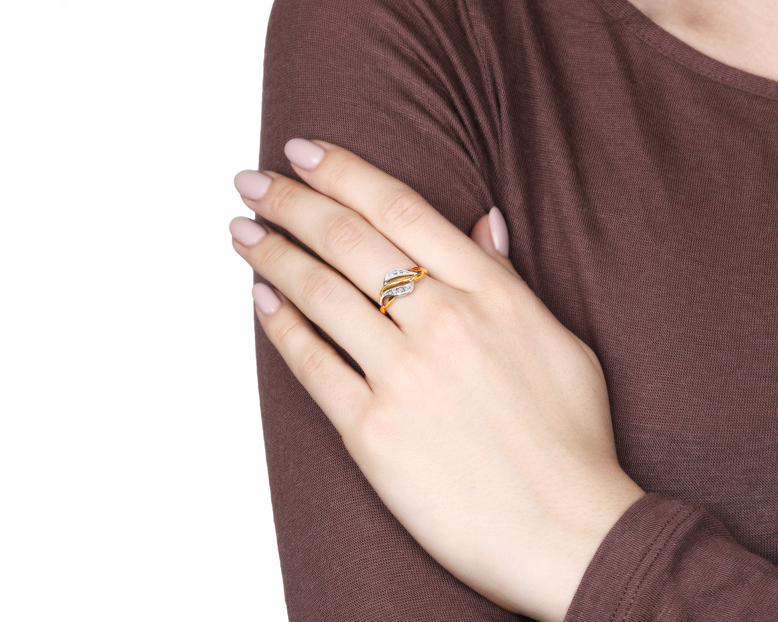 Нарядное золотое кольцо с бриллиантами 0.12ct