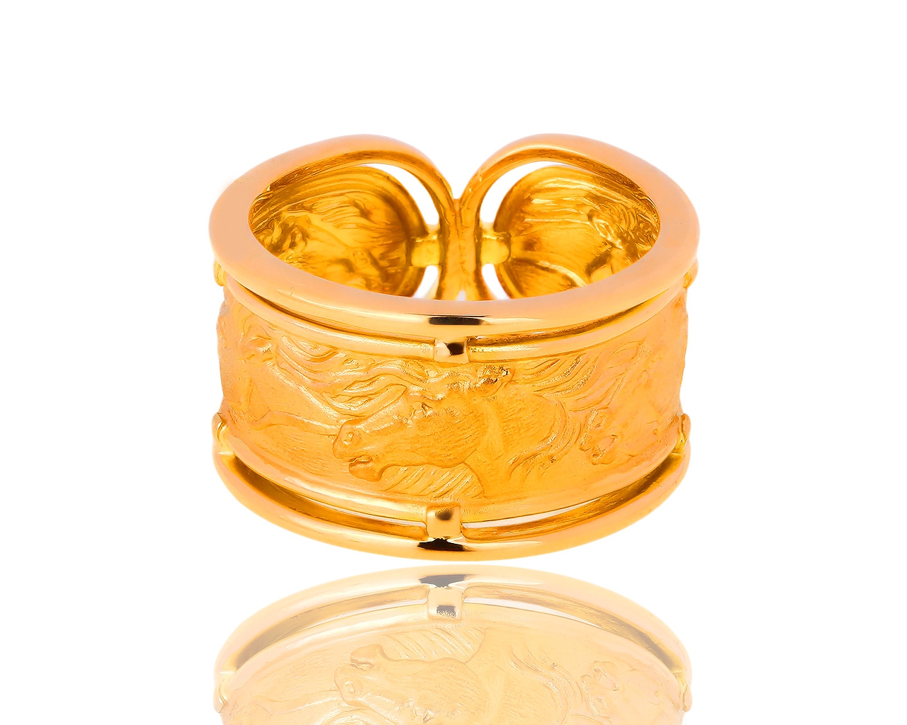 Прекрасное золотое кольцо Carrera y Carrera Rondo 260718/4