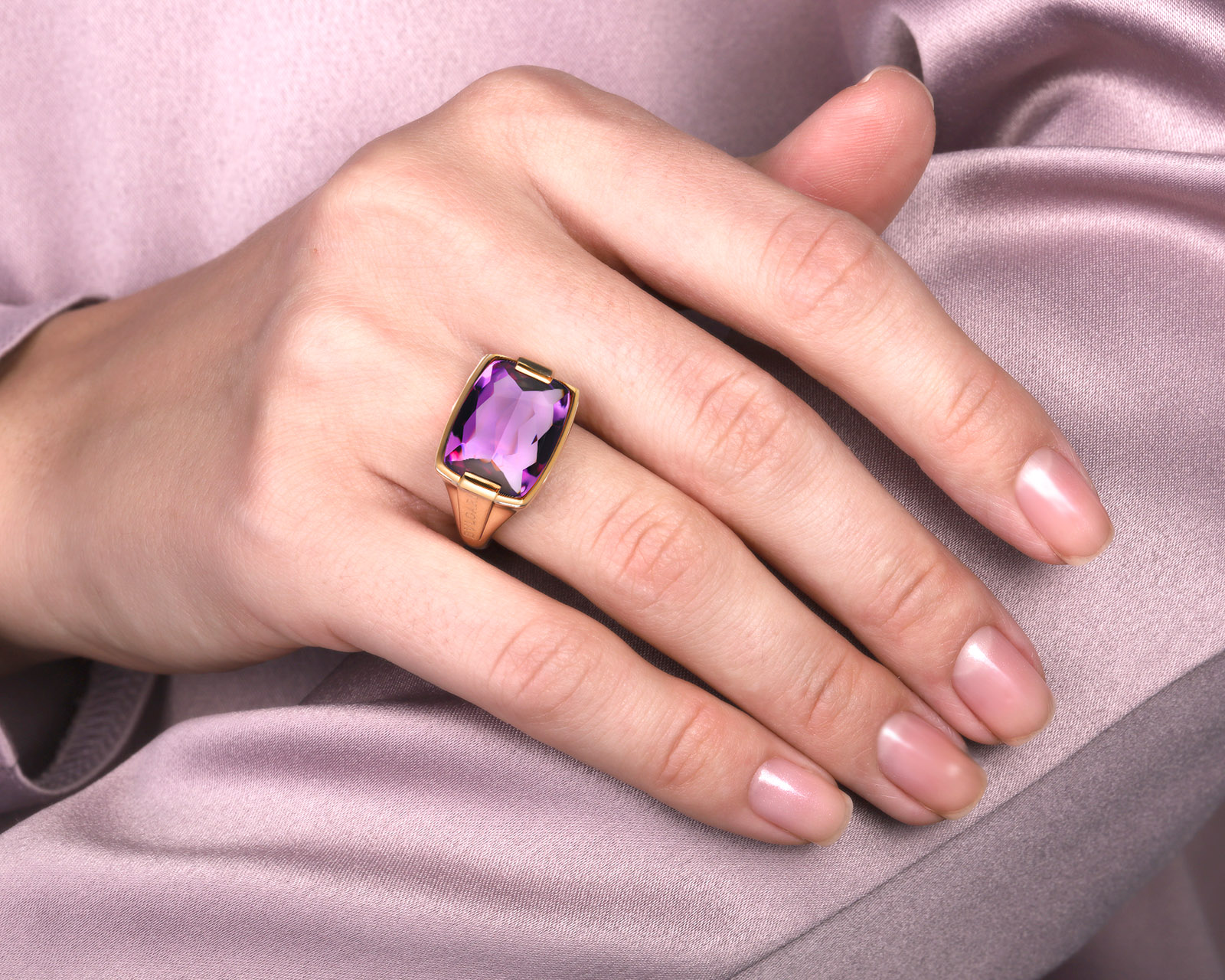 Оригинальное золотое кольцо с аметистом 8.00ct Bvlgari Metropolis