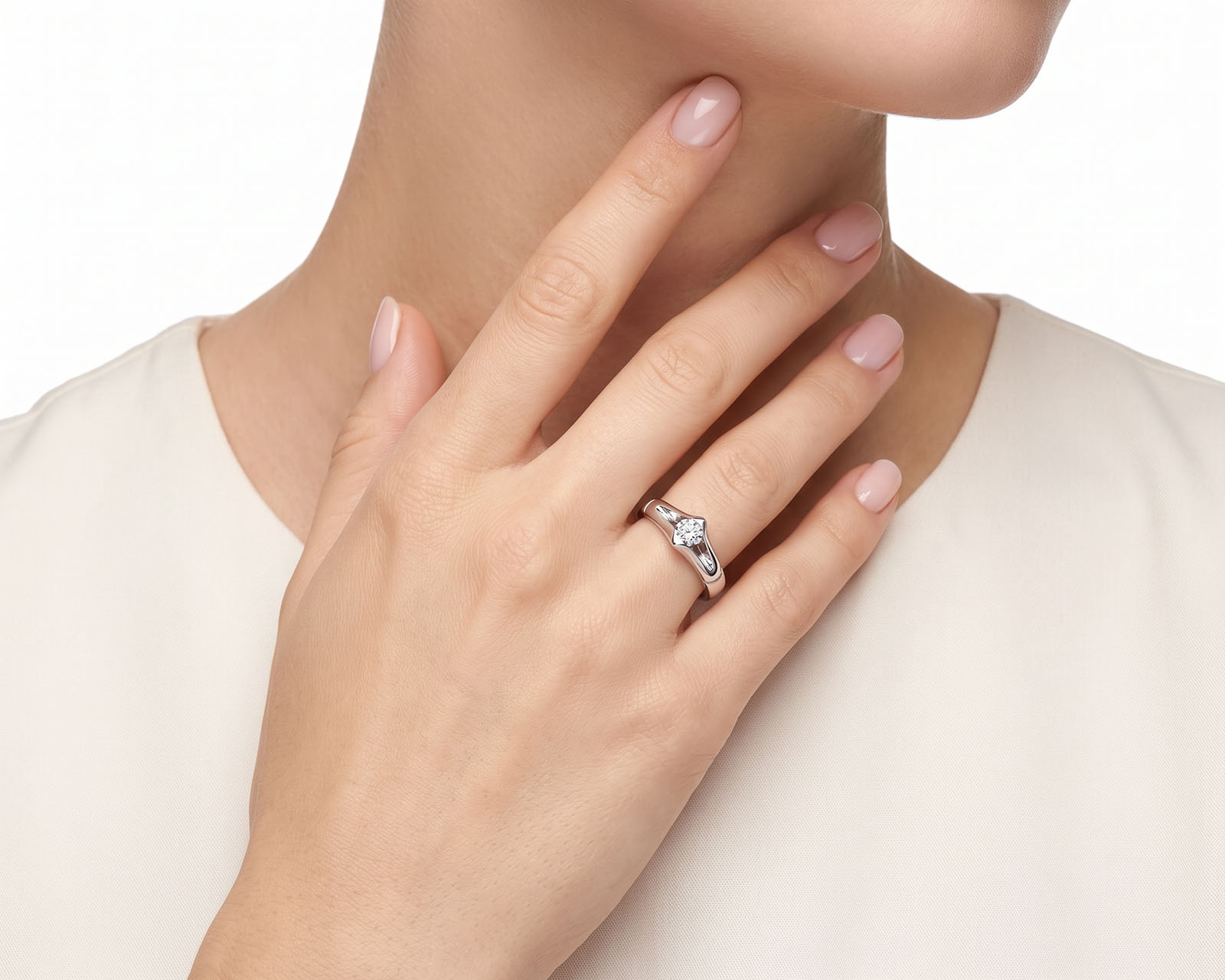 Золотое кольцо с бриллиантом 0.15ct