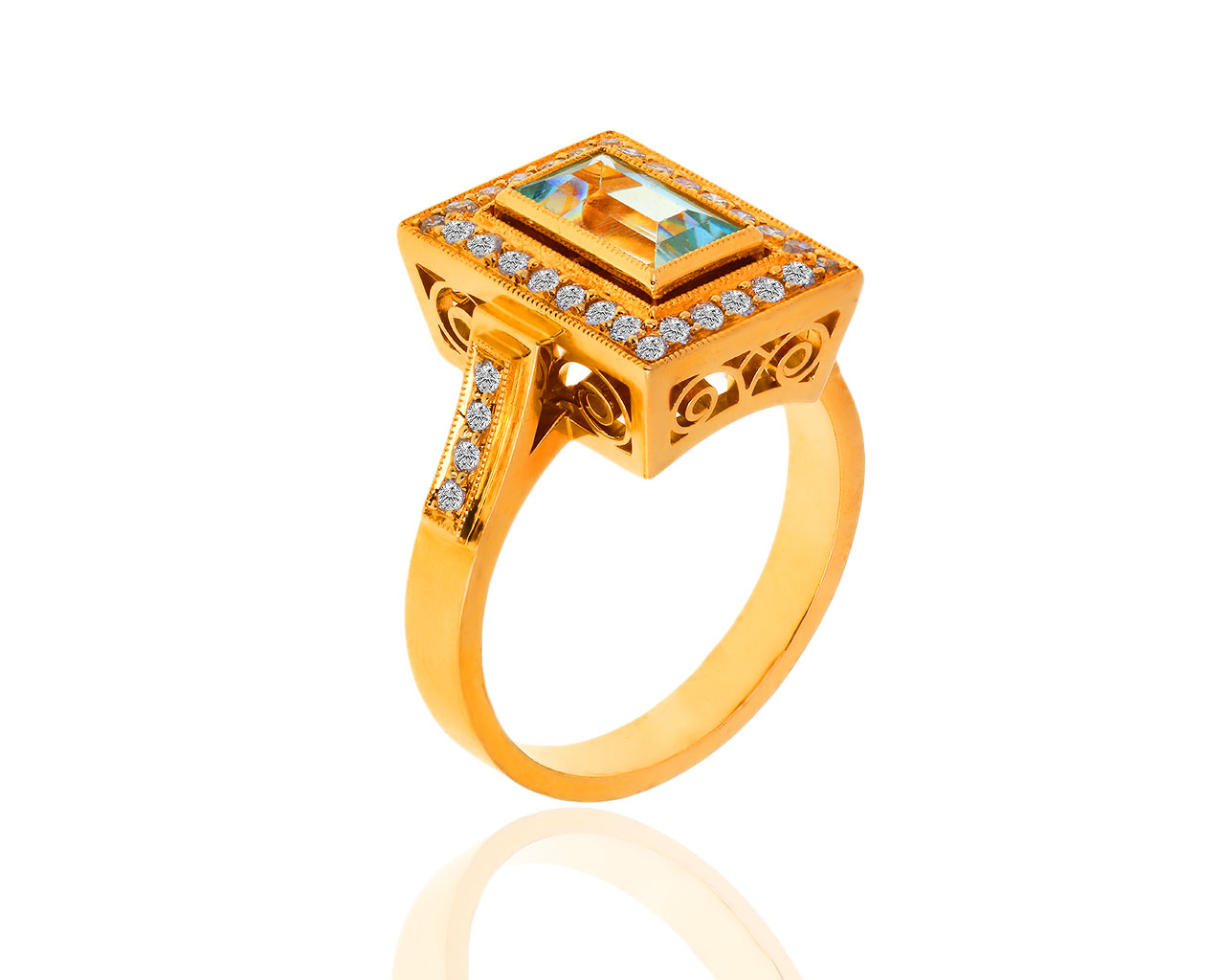 Золотое кольцо с аквамарином и бриллиантами 0.45ct