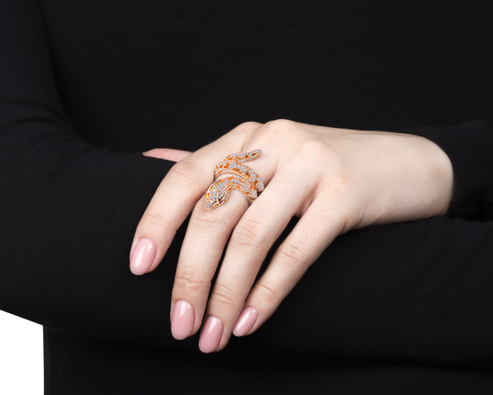 Женственное золотое кольцо с бриллиантами 2.31ct