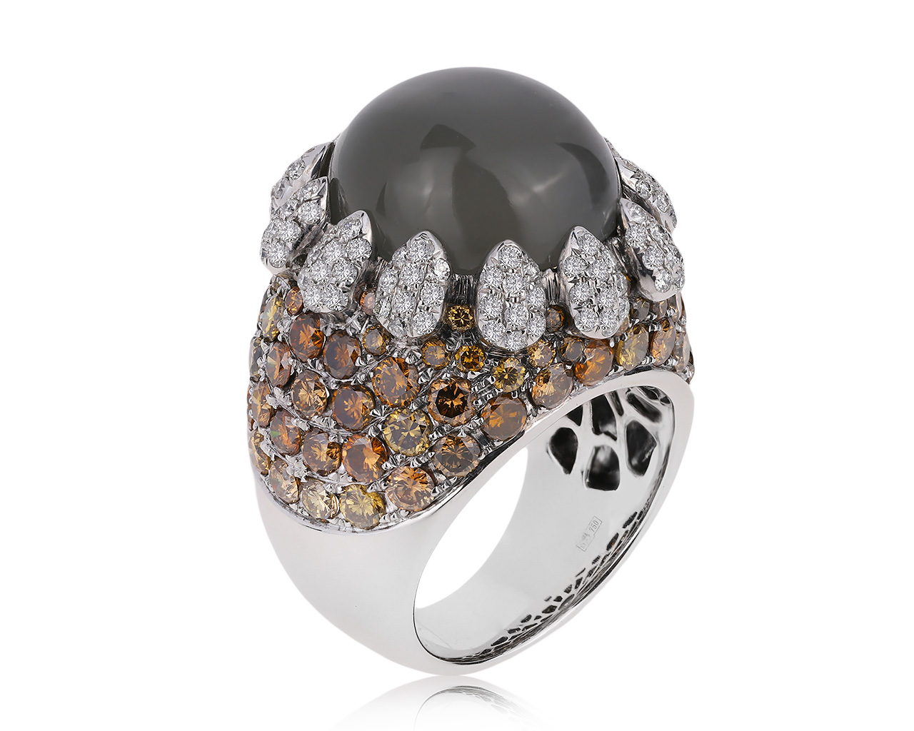 Золотое кольцо с белыми 0,94ct и фантазийными 4,14ct бриллиантами