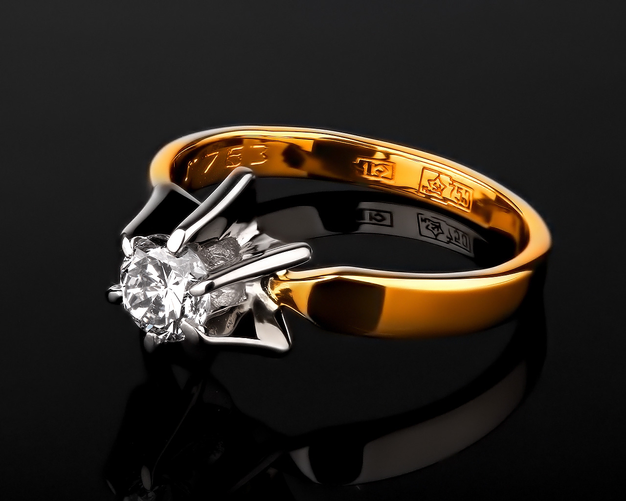Классическое золотое кольцо с бриллиантами 0.39ct